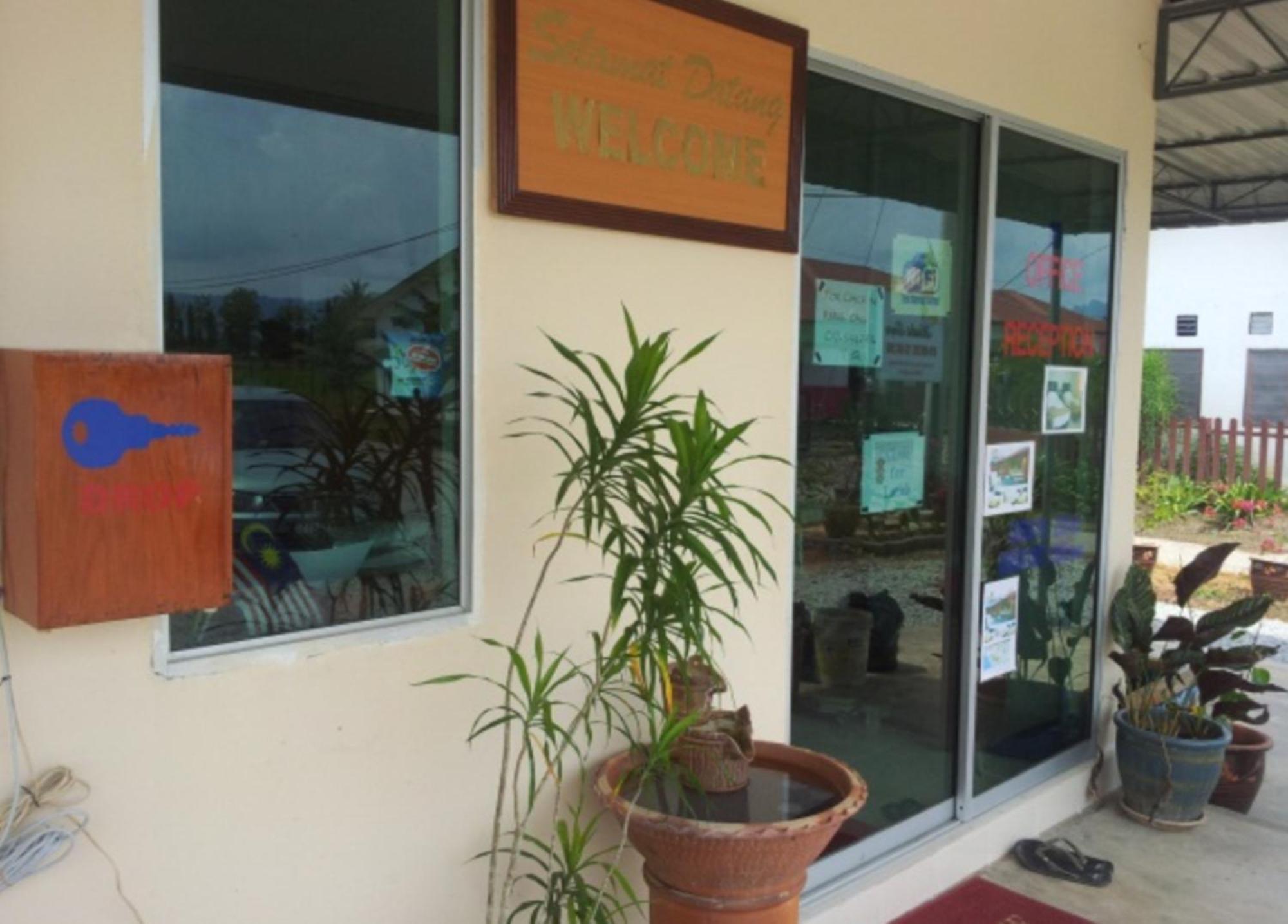 Huda Inn Pantai Cenang  Buitenkant foto