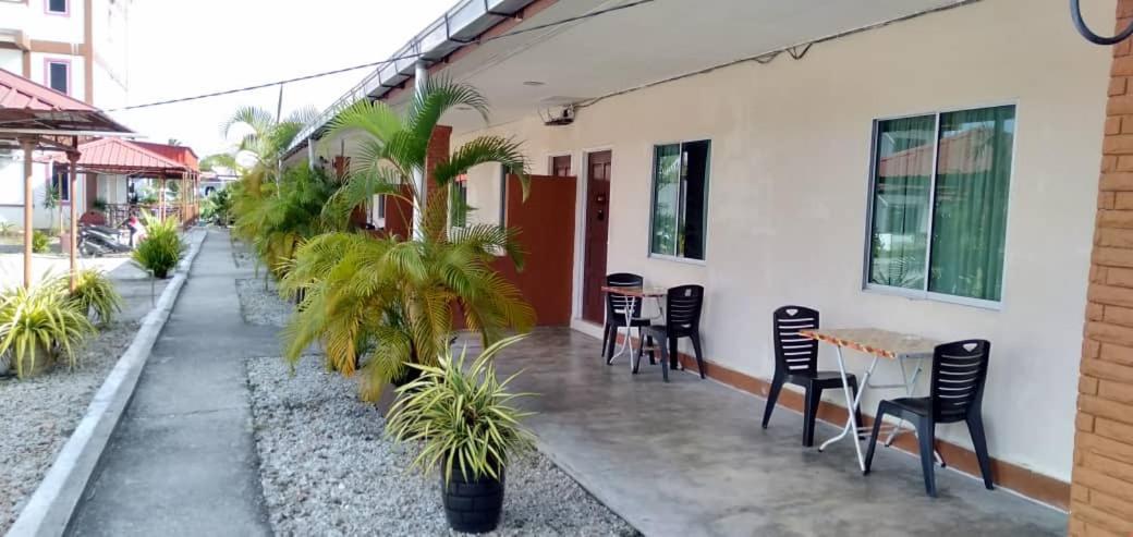 Huda Inn Pantai Cenang  Buitenkant foto